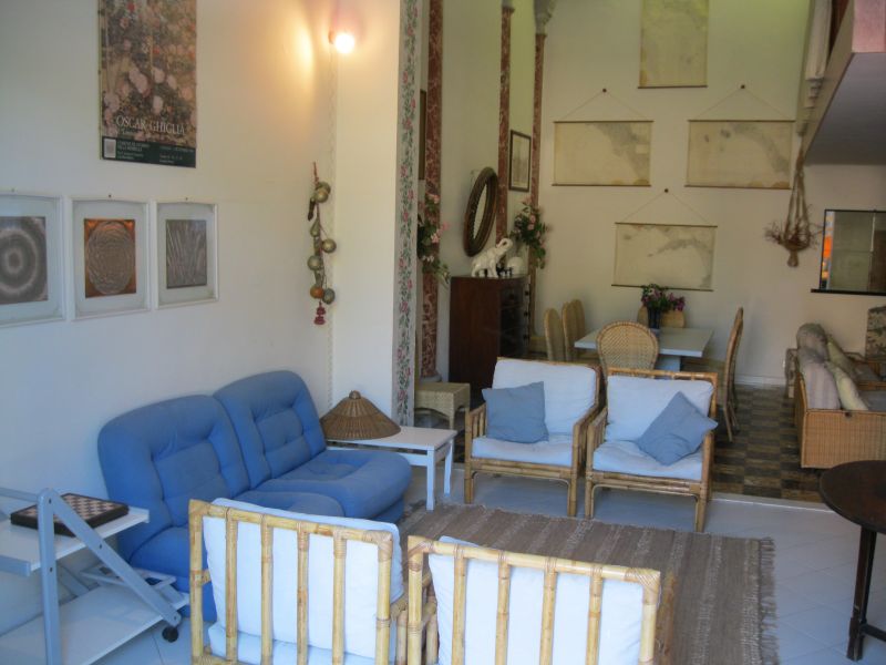 Living Room 031.jpg